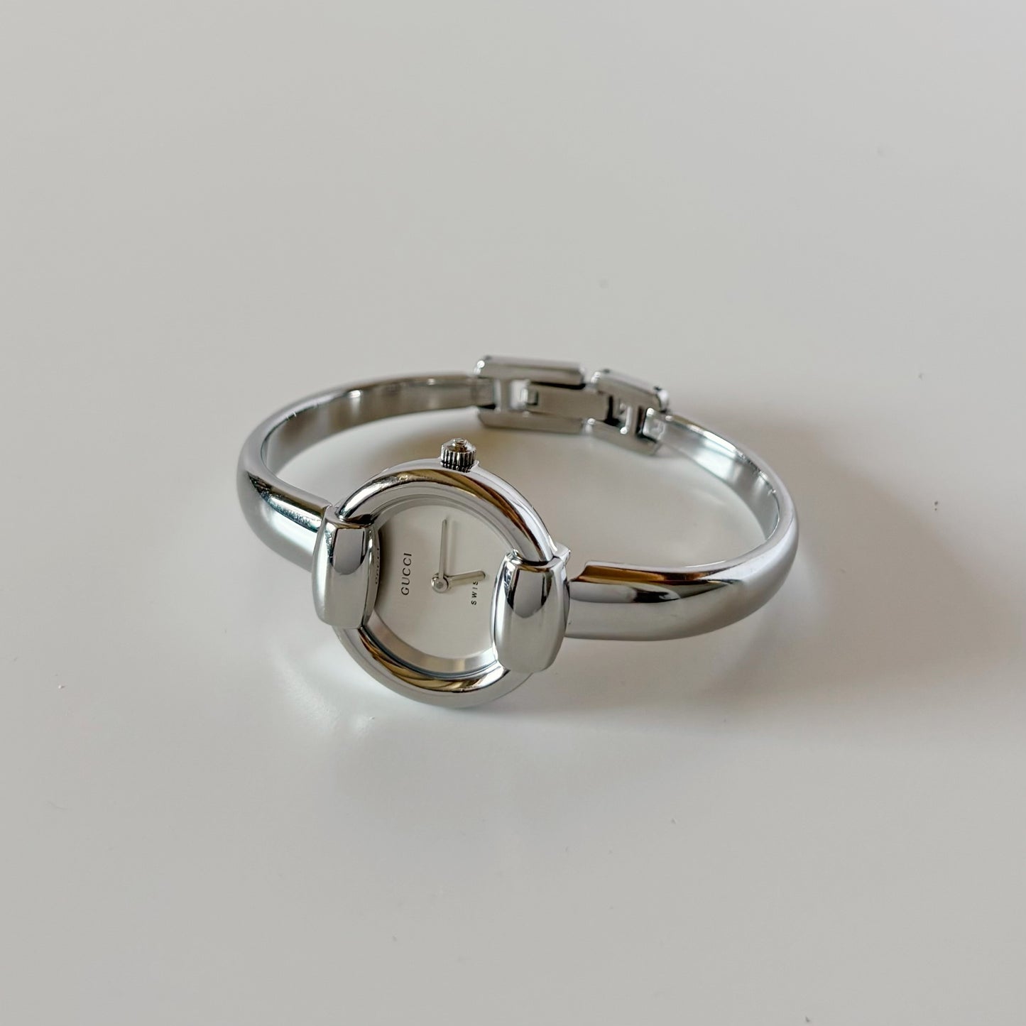 Gucci 1990s Round Dial Stainless steel Bangle Watch
