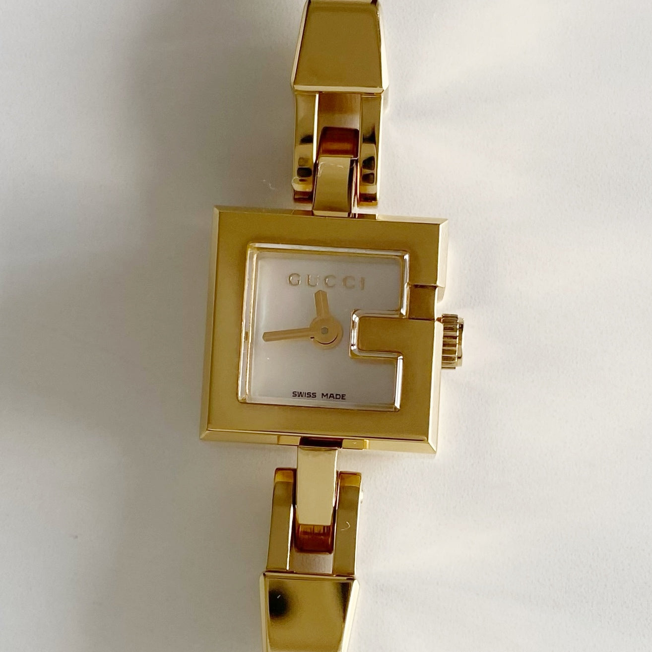 Gucci 1990s Seashell G Dial Gold Plated Watch