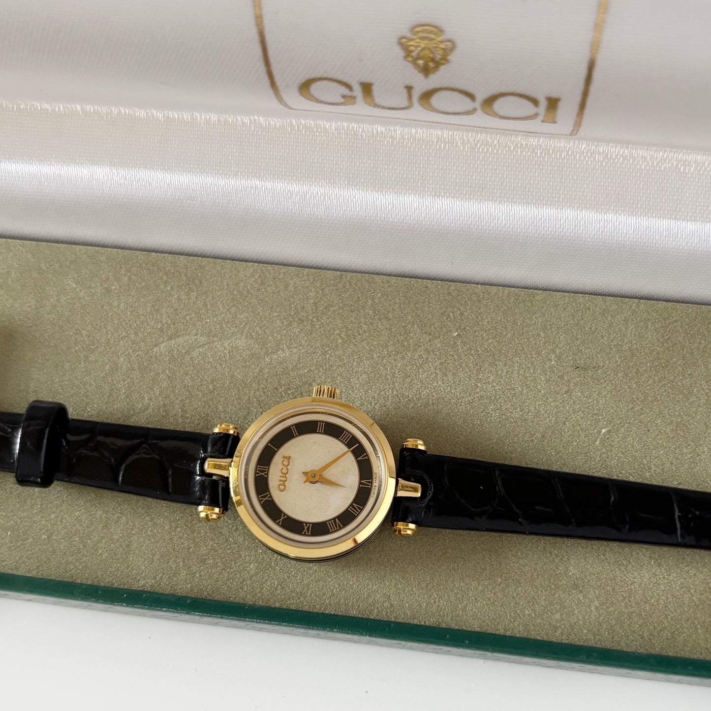 Gucci 1990s Round Dial Gold Plated Watch