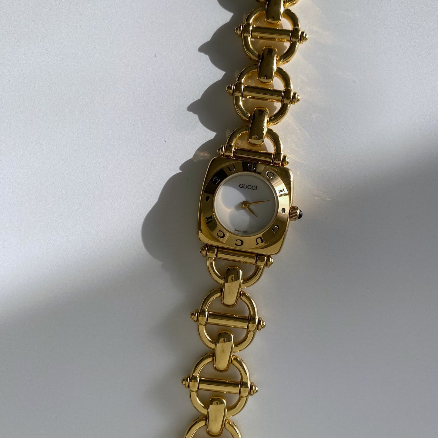 Gucci 1990s White Dial Gold Plated Round Watch