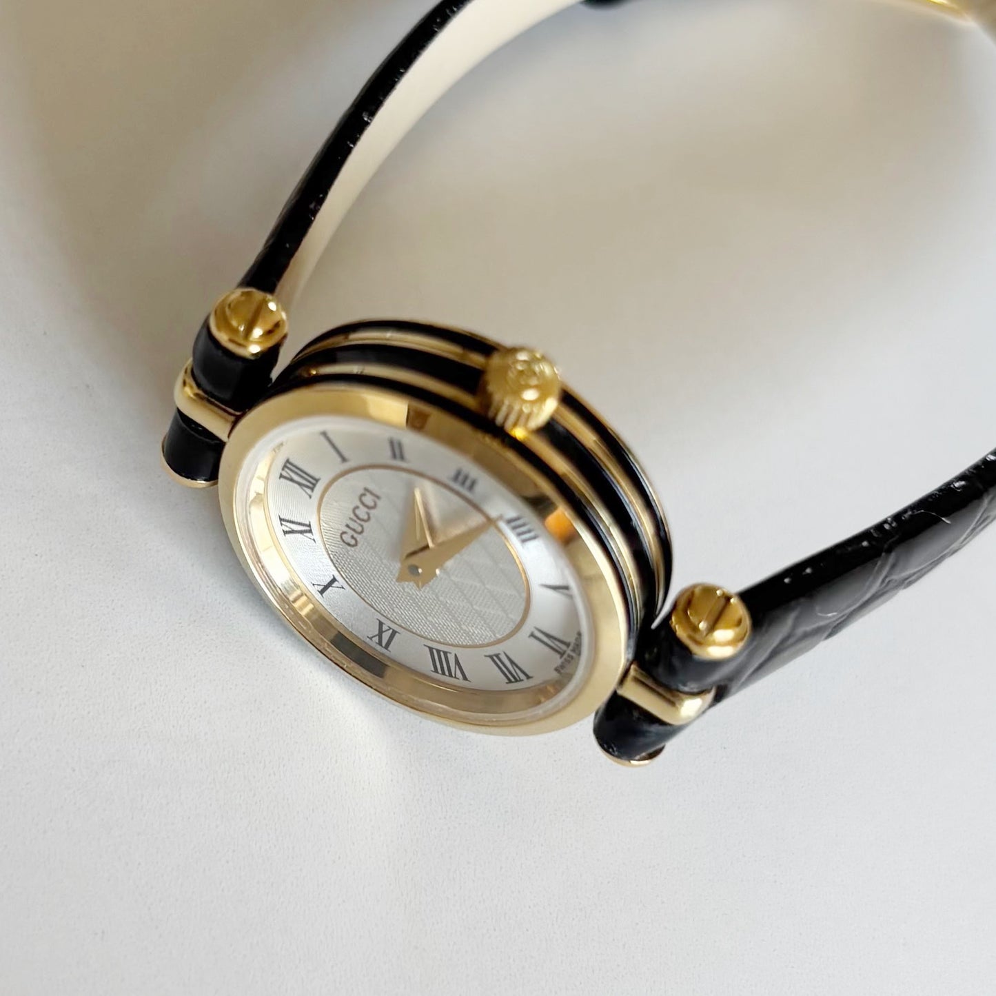 Gucci 1990s Round Dial Gold Plated Watch