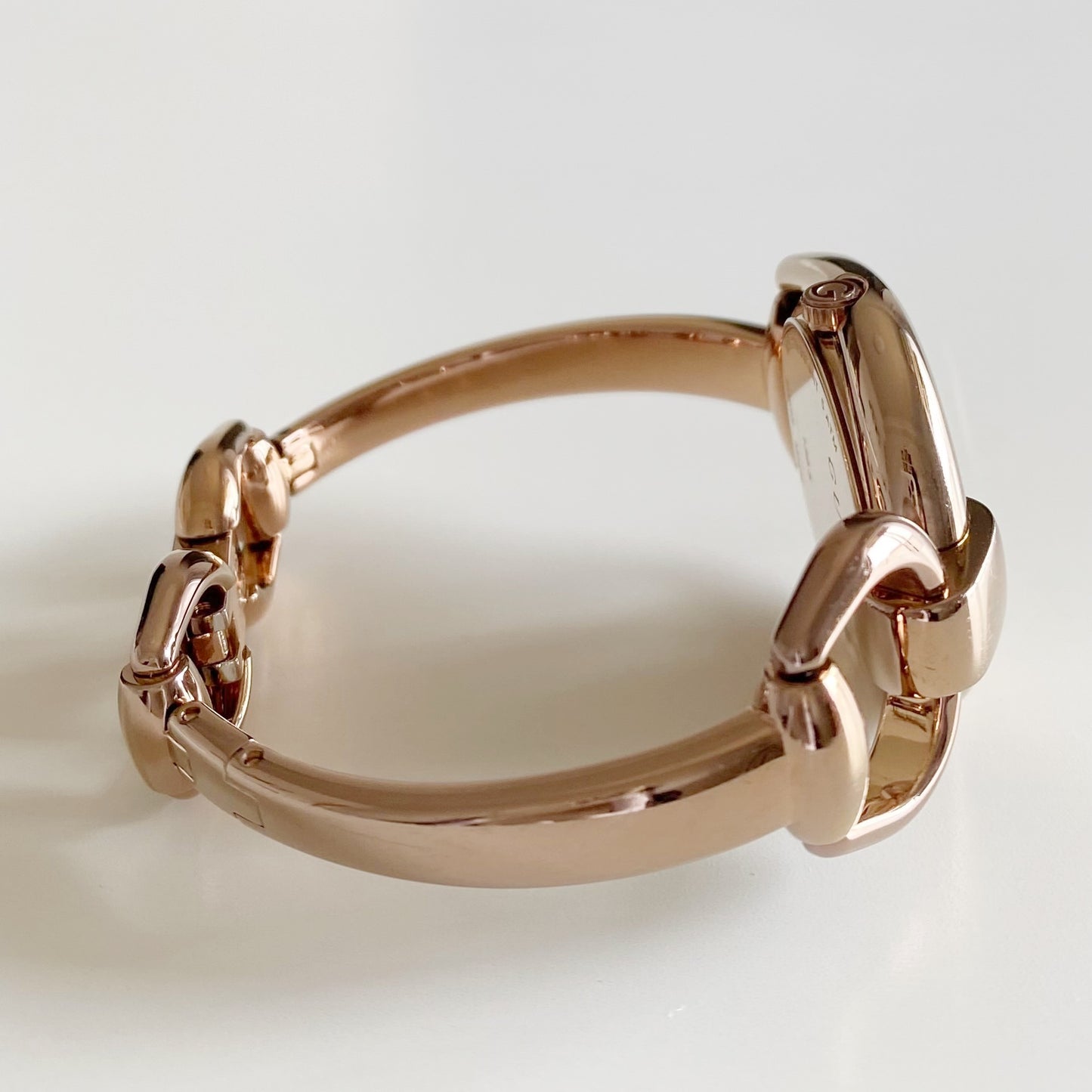 Gucci Early 2000s Seashell Dial Gold Plated Bangle Watch
