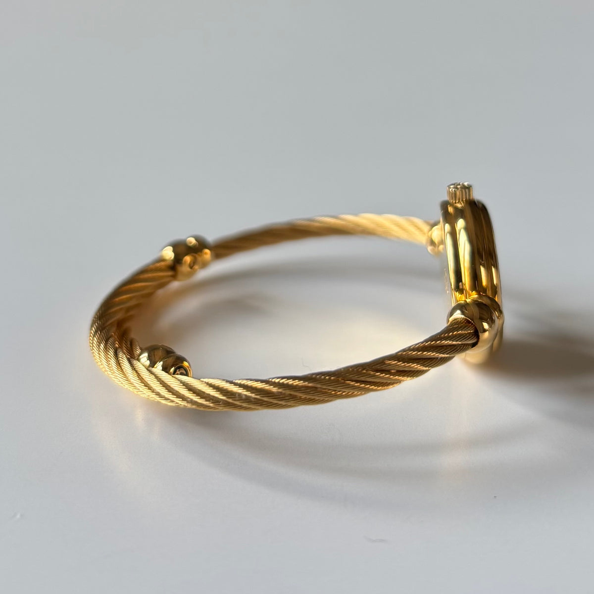 Gucci 1990s Seashell Dial Gold Plated Cable Bangle Watch