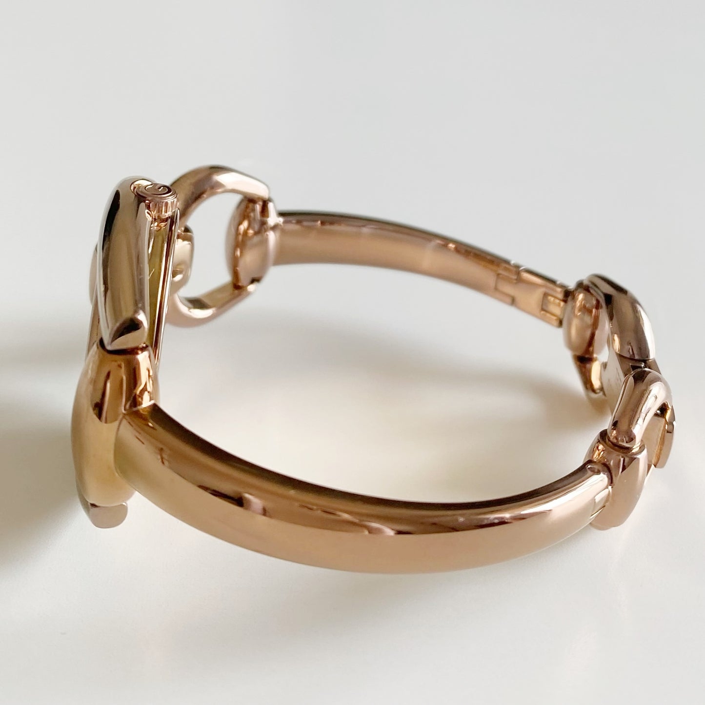 Gucci Early 2000s Seashell Dial Gold Plated Bangle Watch