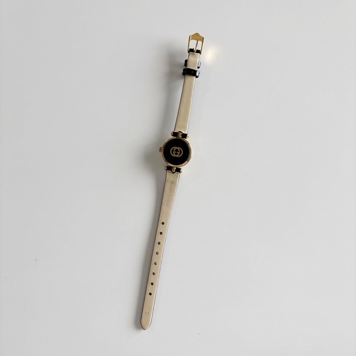 Gucci 1990s Sherry Round Dial Gold Plated Watch