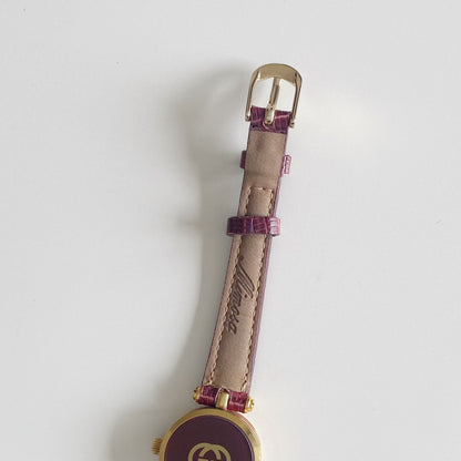 Gucci 1990s Round Dial Gold Plated Watch