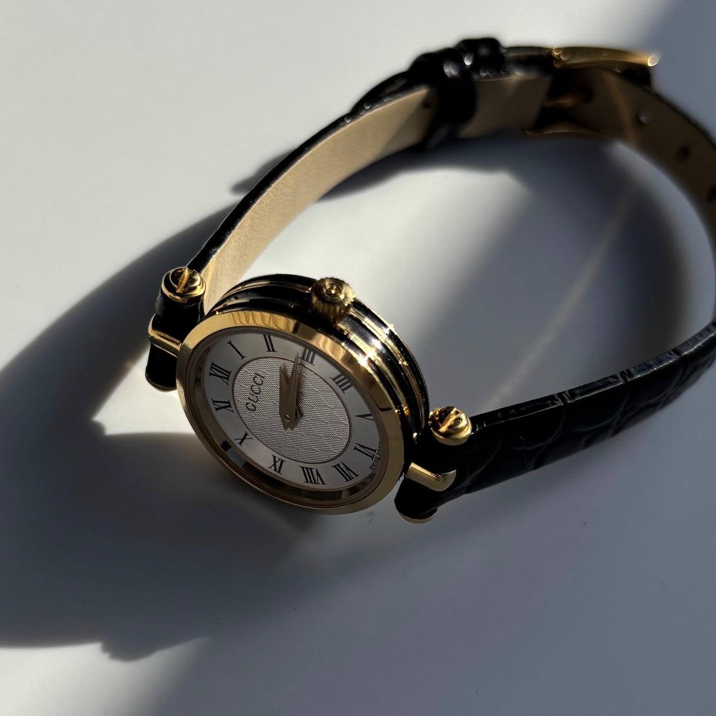 Gucci 1990s Round Dial Gold Plated Watch