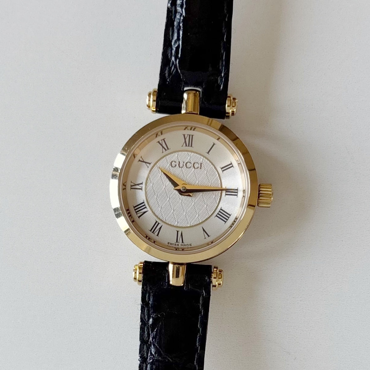 Gucci 1990s Round Dial Gold Plated Watch