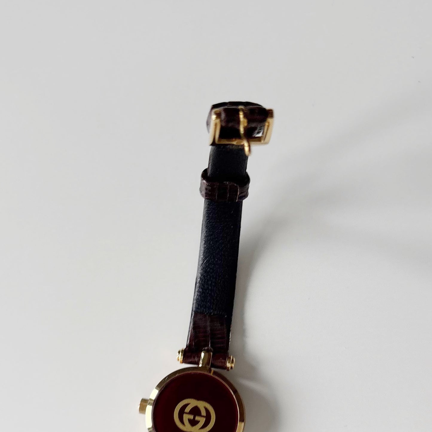 Gucci 1990s Sherry Round Dial Gold Plated Watch