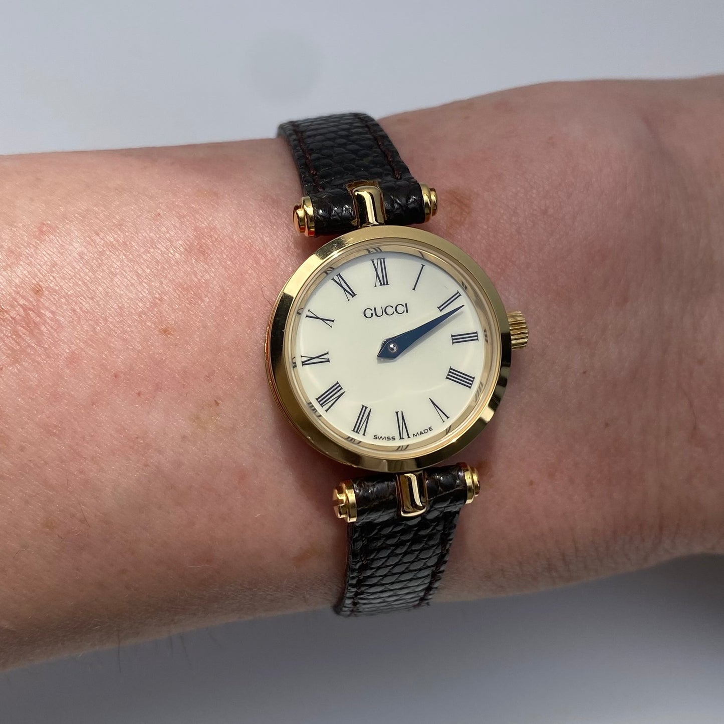 Gucci 1990s Sherry Round Dial Gold Plated Watch
