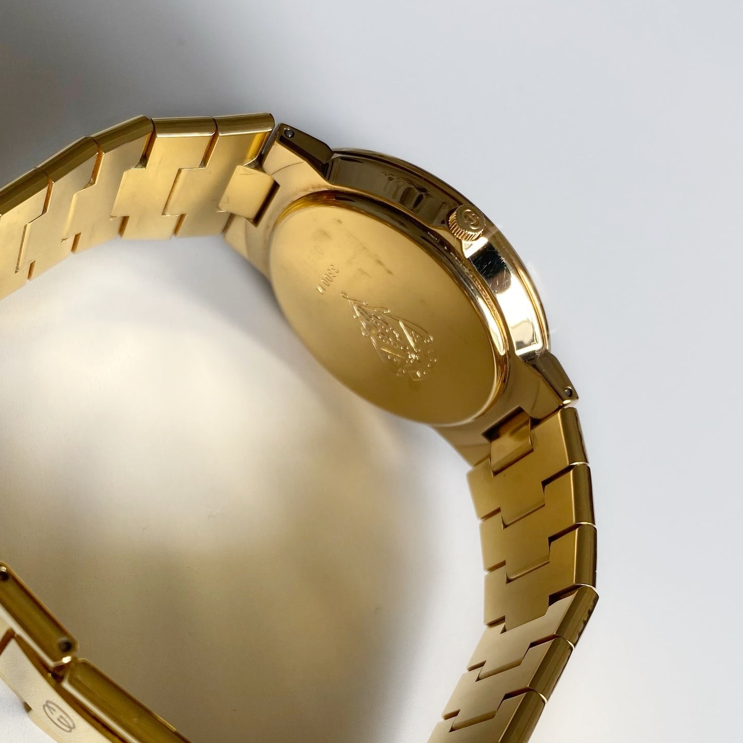Gucci 1990s Black Dial Gold Plated Watch (Large)