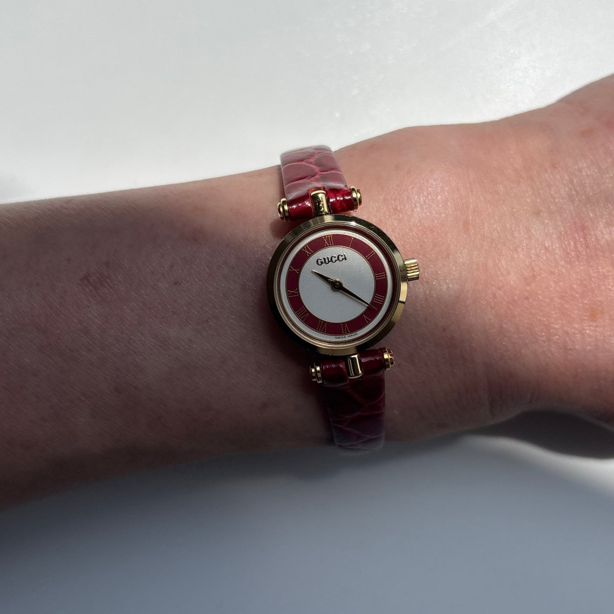 Gucci 1990s Sherry Round Dial Red Watch