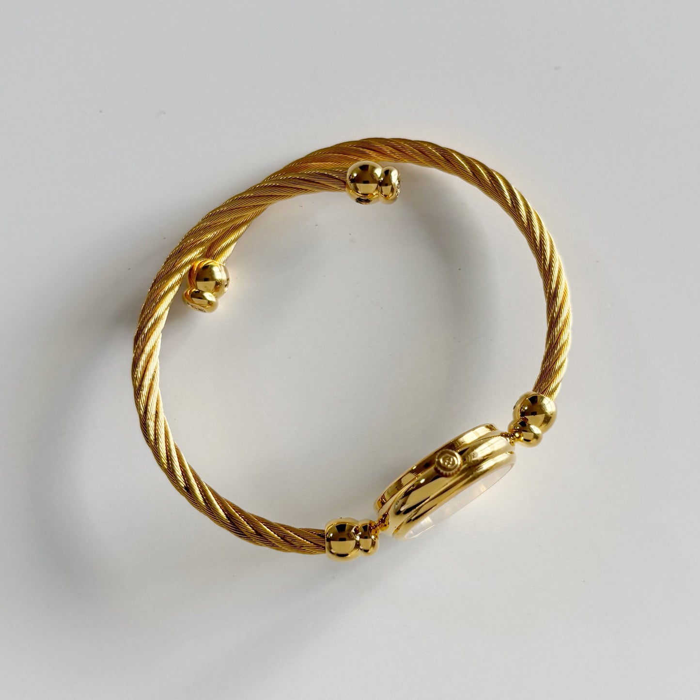 Gucci 1990s Seashell Dial Gold Plated Cable Band Bangle Watch