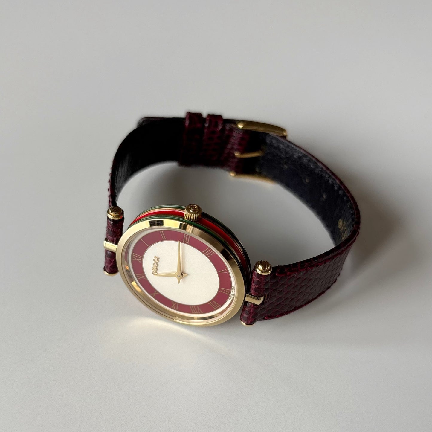 Gucci 1990s Round Dial Red Gold Plated Watch (Large)