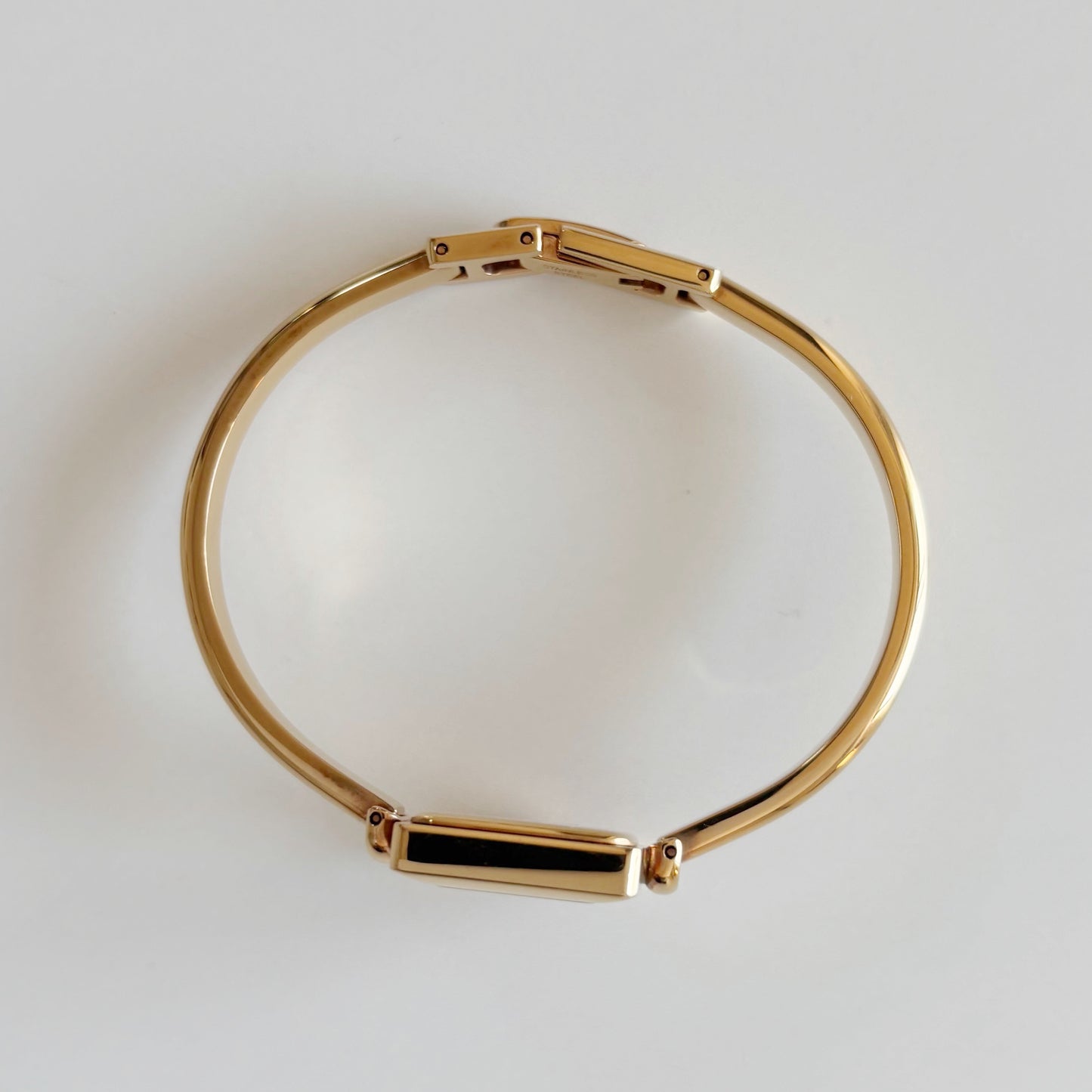 Gucci 1990s Seashell Square Dial Gold Plated Bangle Watch