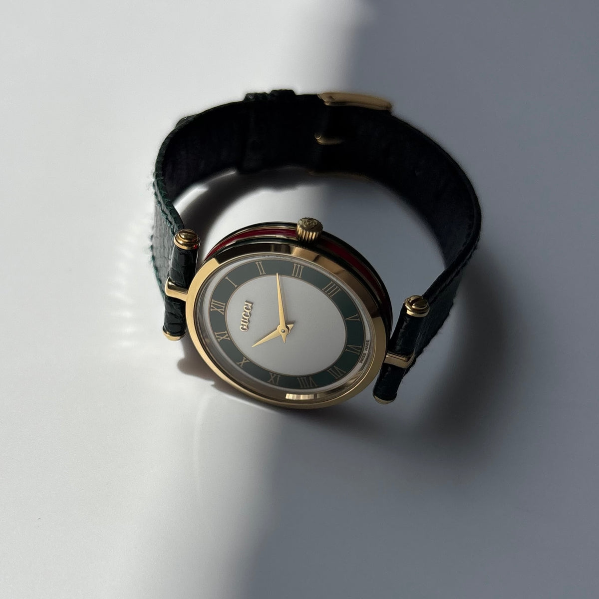 Gucci 1990s Round Dial Sherry Gold-Plated Watch (Large)