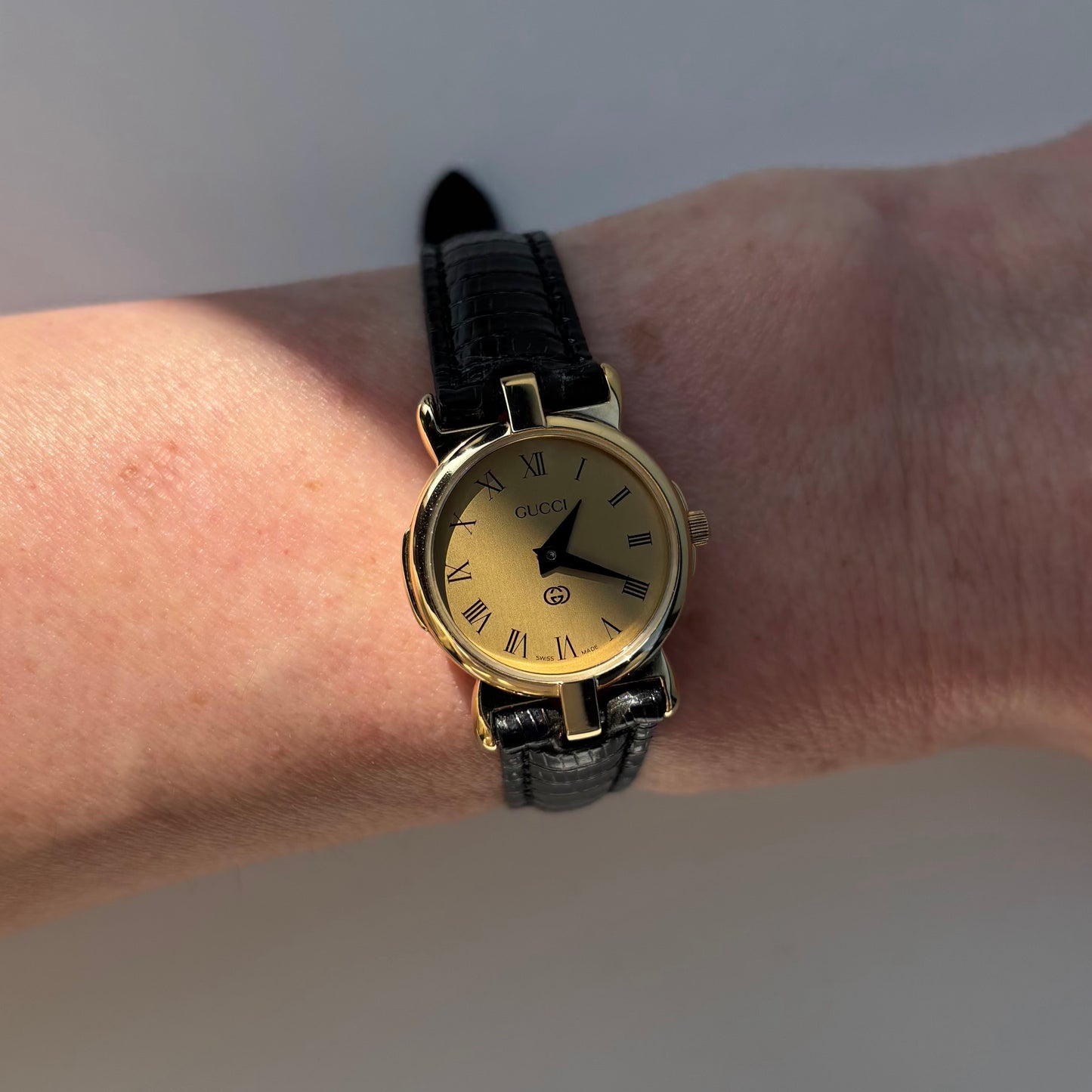 Gucci 1990s Round Dial Gold Plated Watch