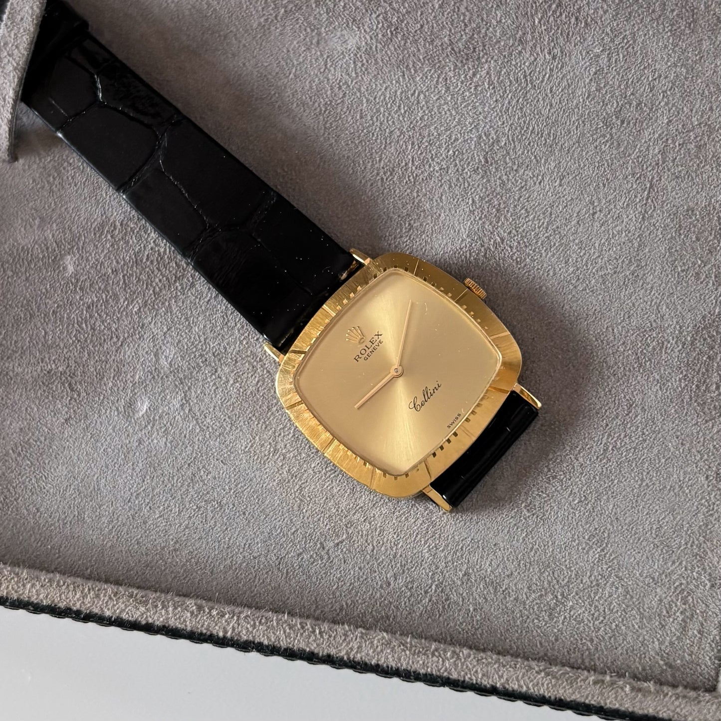Rolex 1975 Cellini 18K Case Manual Wind Watch