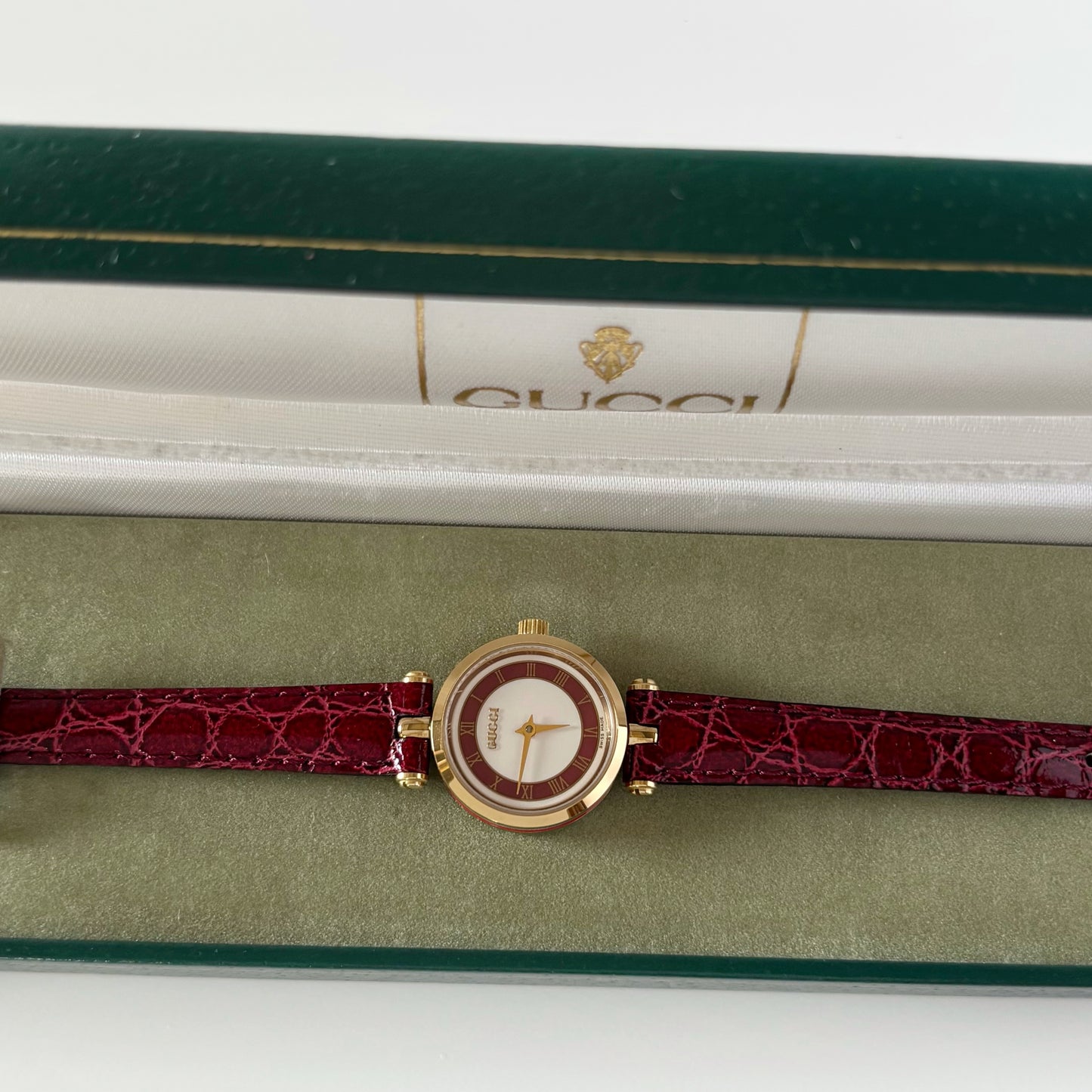 Gucci 1990s Sherry Round Dial Gold Plated Watch