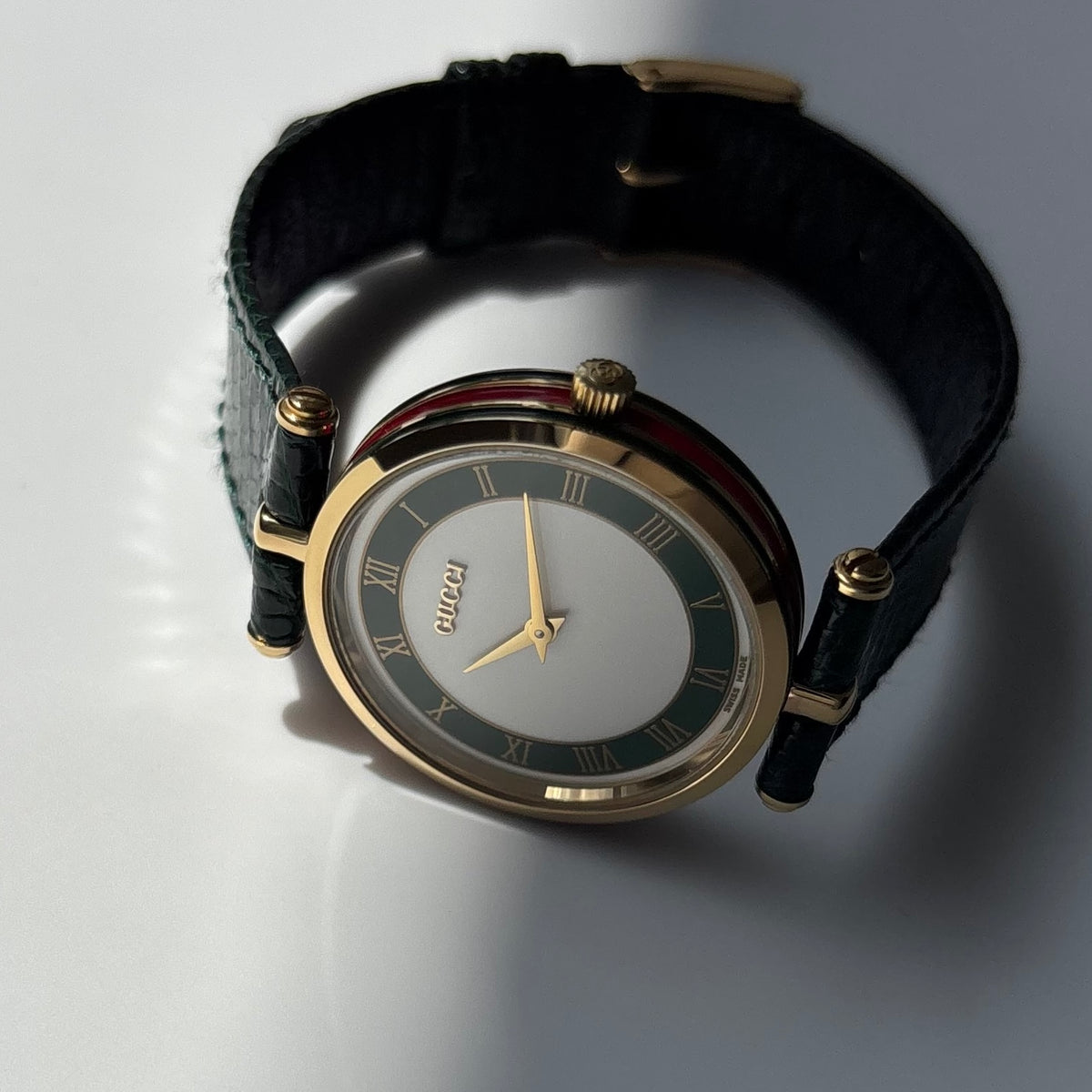 Gucci 1990s Round Dial Sherry Gold-Plated Watch (Large)