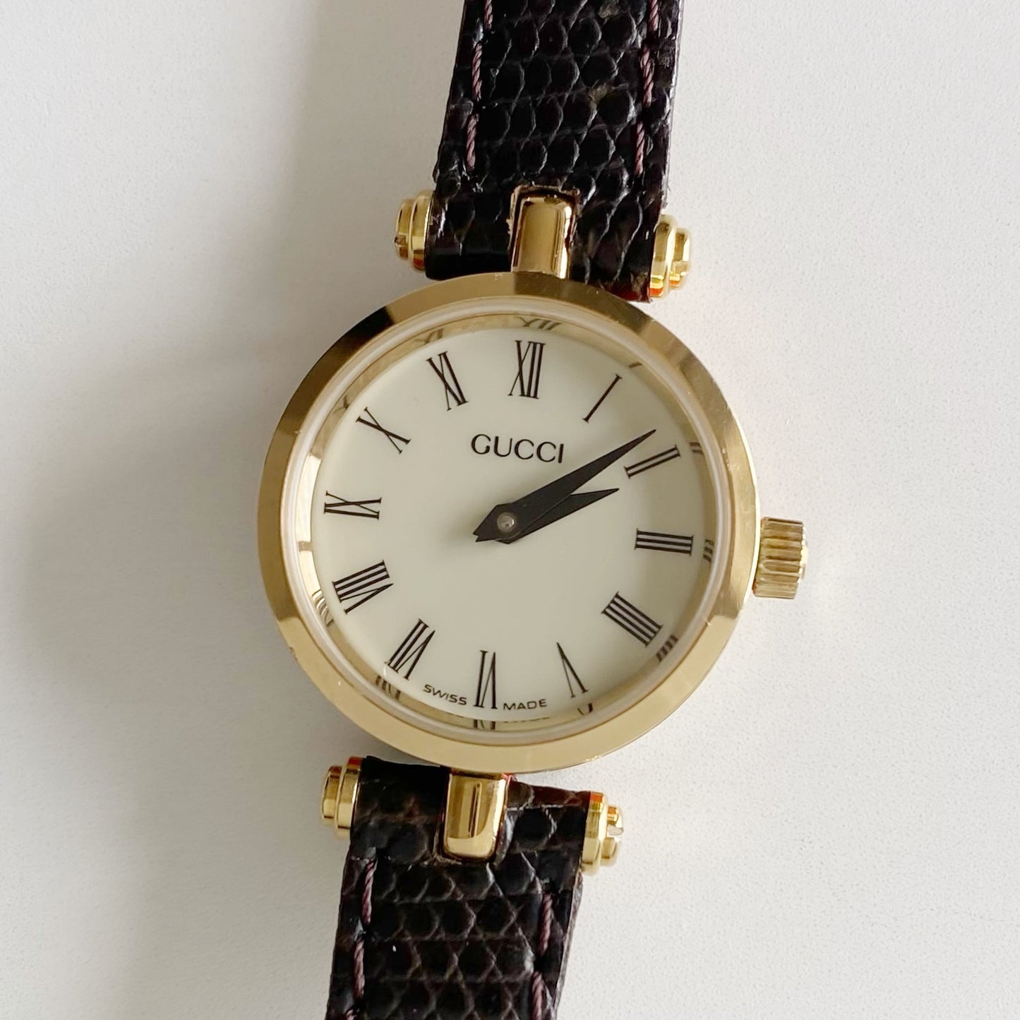 Gucci 1990s Sherry Round Dial Gold Plated Watch