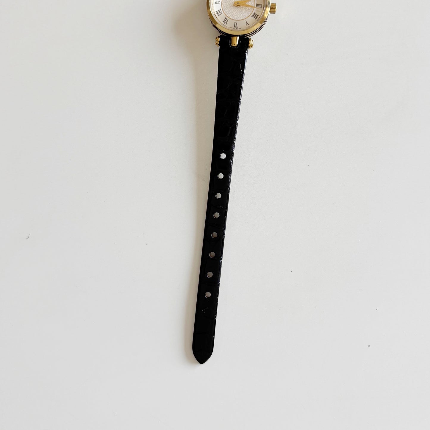 Gucci 1990s Round Dial Gold Plated Watch
