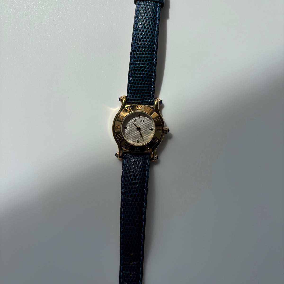 Gucci 1990s White Round Dial Gold-Plated Watch