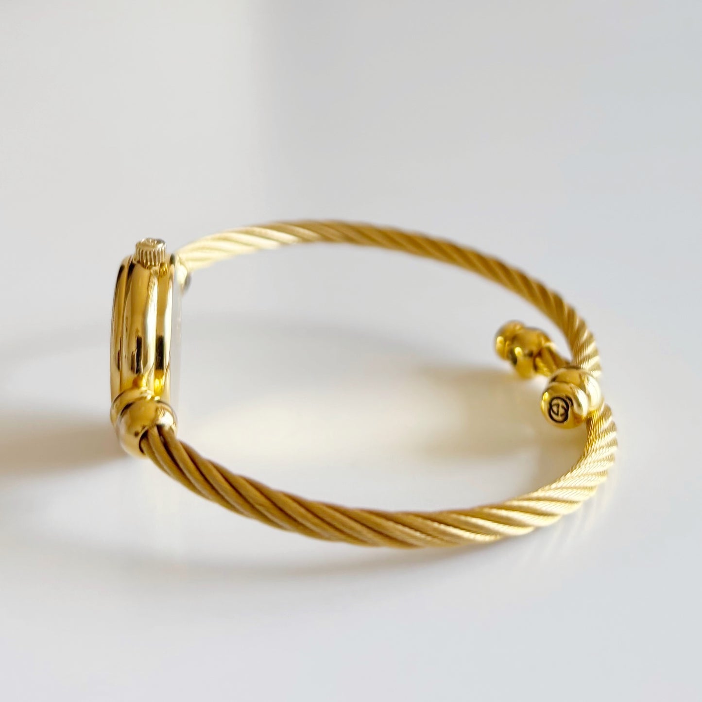 Gucci 1990s Seashell Dial Cable Gold Plated Bangle Watch