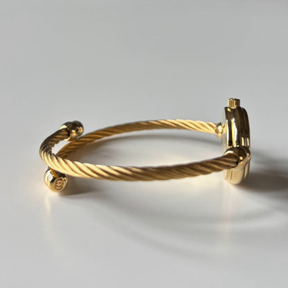 Gucci 1990s Seashell Dial Gold Plated Cable Band Bangle Watch