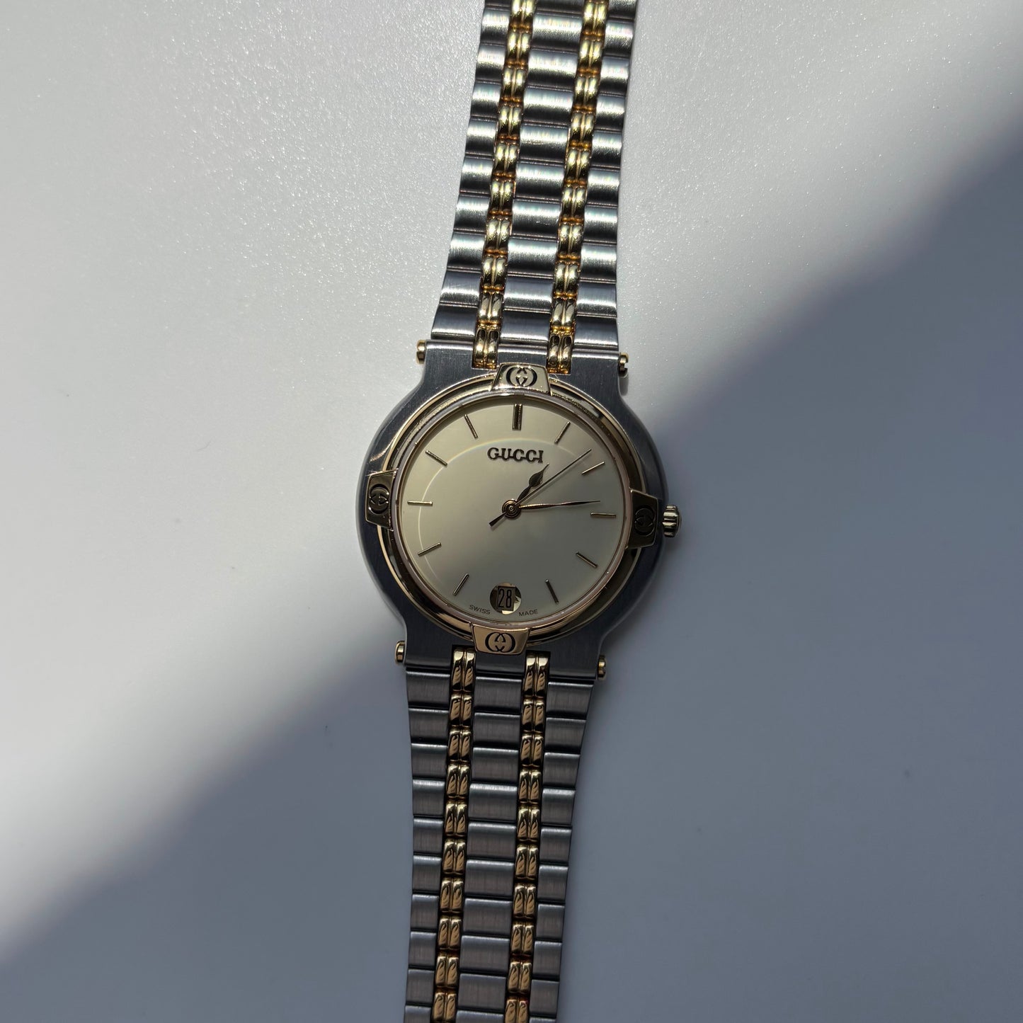 Gucci 1990s Date Round Cream Dial Two Tone Watch (Large)