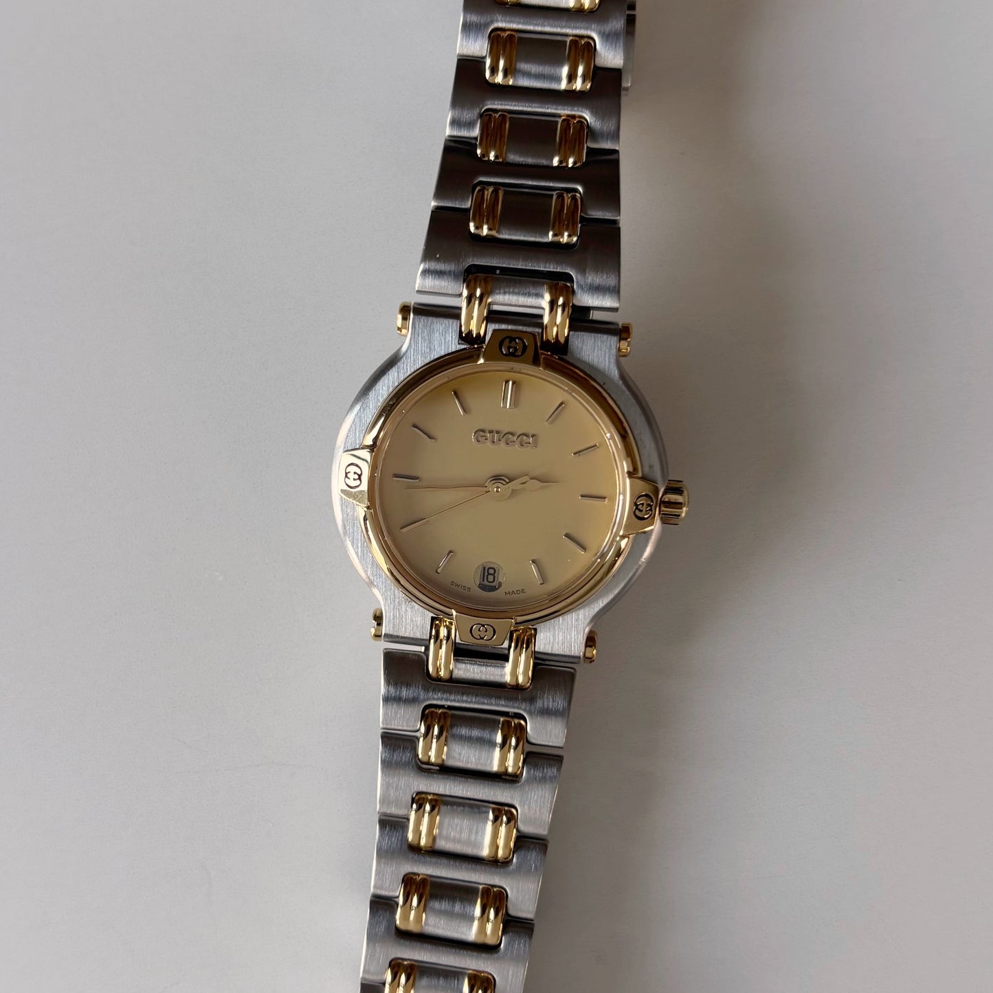 Gucci 1990s Date Gold Round Dial Two Tone Watch