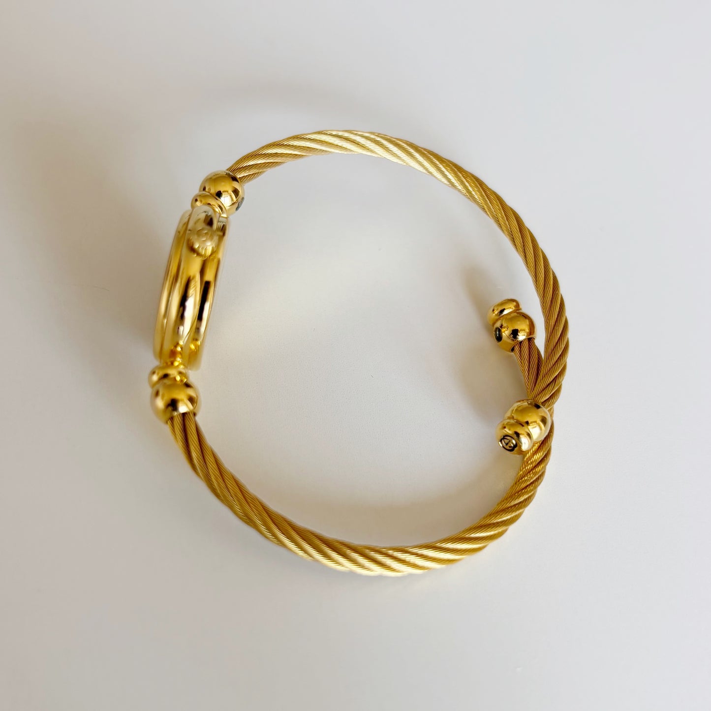 Gucci 1990s Seashell Dial Cable Gold Plated Bangle Watch