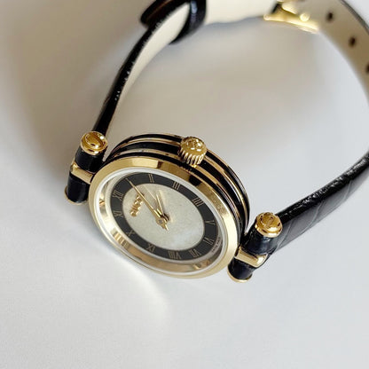 Gucci 1990s Round Dial Gold Plated Watch