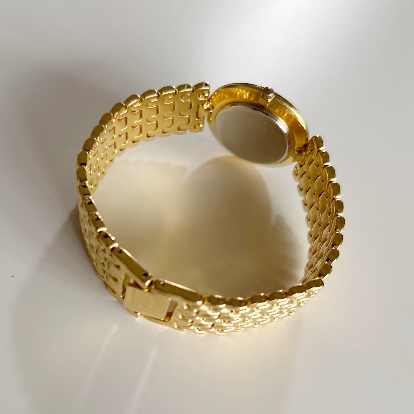 Dior 1990s Seashell Dial Round Dial Gold Plated Watch (Large)