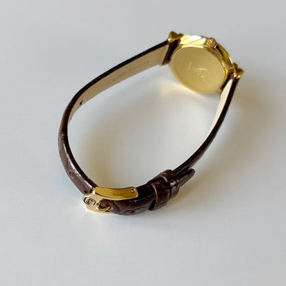 Gucci 1990s Seashell Round Dial Gold Plated Watch