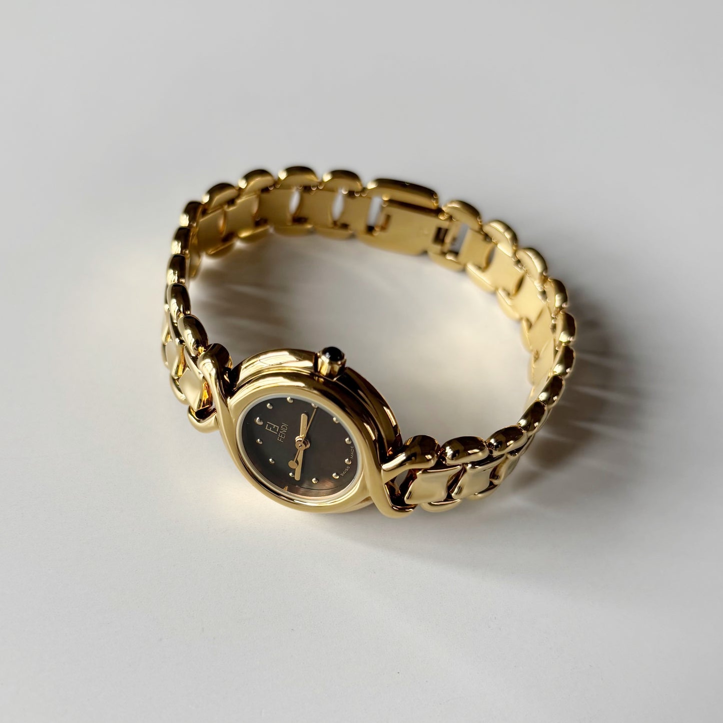 Fendi 1990s Seashell Round Dial Gold Plated Watch
