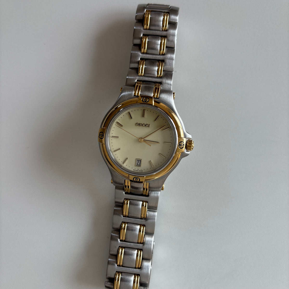 Gucci 1990s Date Round Dial Two-Tone Gold-Plated Watch (Large)
