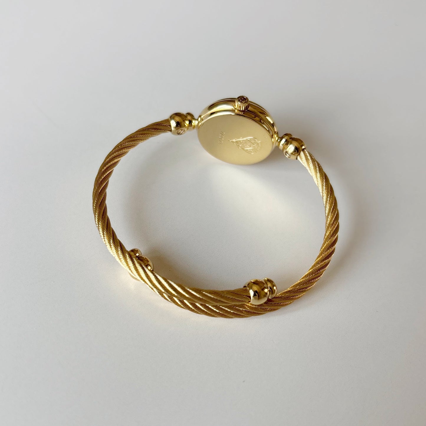 Gucci 1990s Seashell Dial Gold Plated Cable Bangle Watch