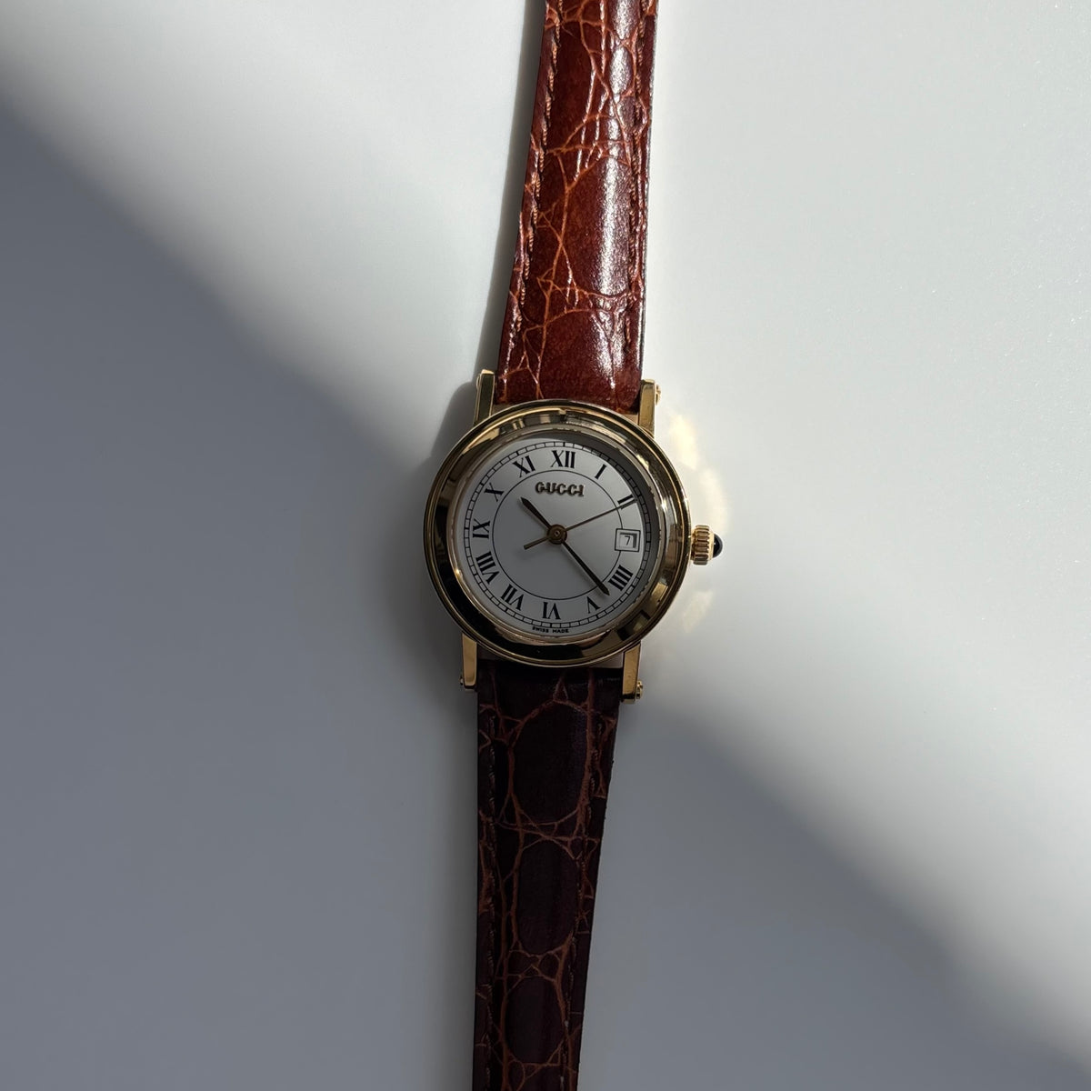 Gucci 1990s Date Round Dial Gold-Plated Watch