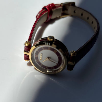 Gucci 1990s Round Dial Red Gold Plated Watch