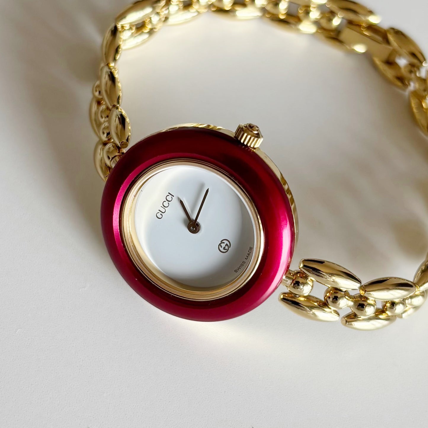 Gucci 1990s Interchangeable Bezel Gold Plated watch with 6 bezels, case (160cm)