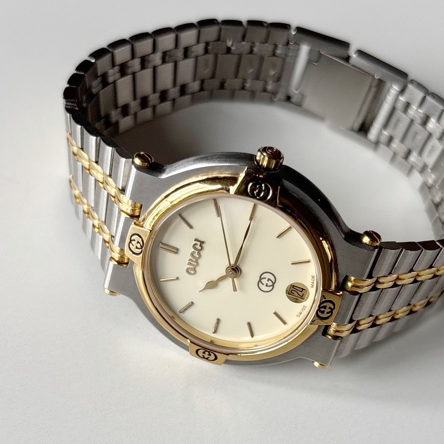 Gucci 1990s Date Round Dial Gold Plated Two Tone Watch (Large)