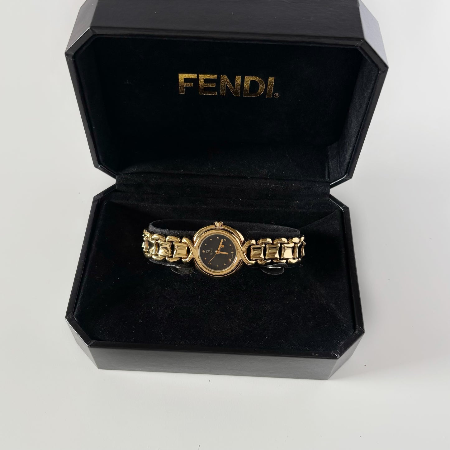 Fendi 1990s Seashell Round Dial Gold Plated Watch