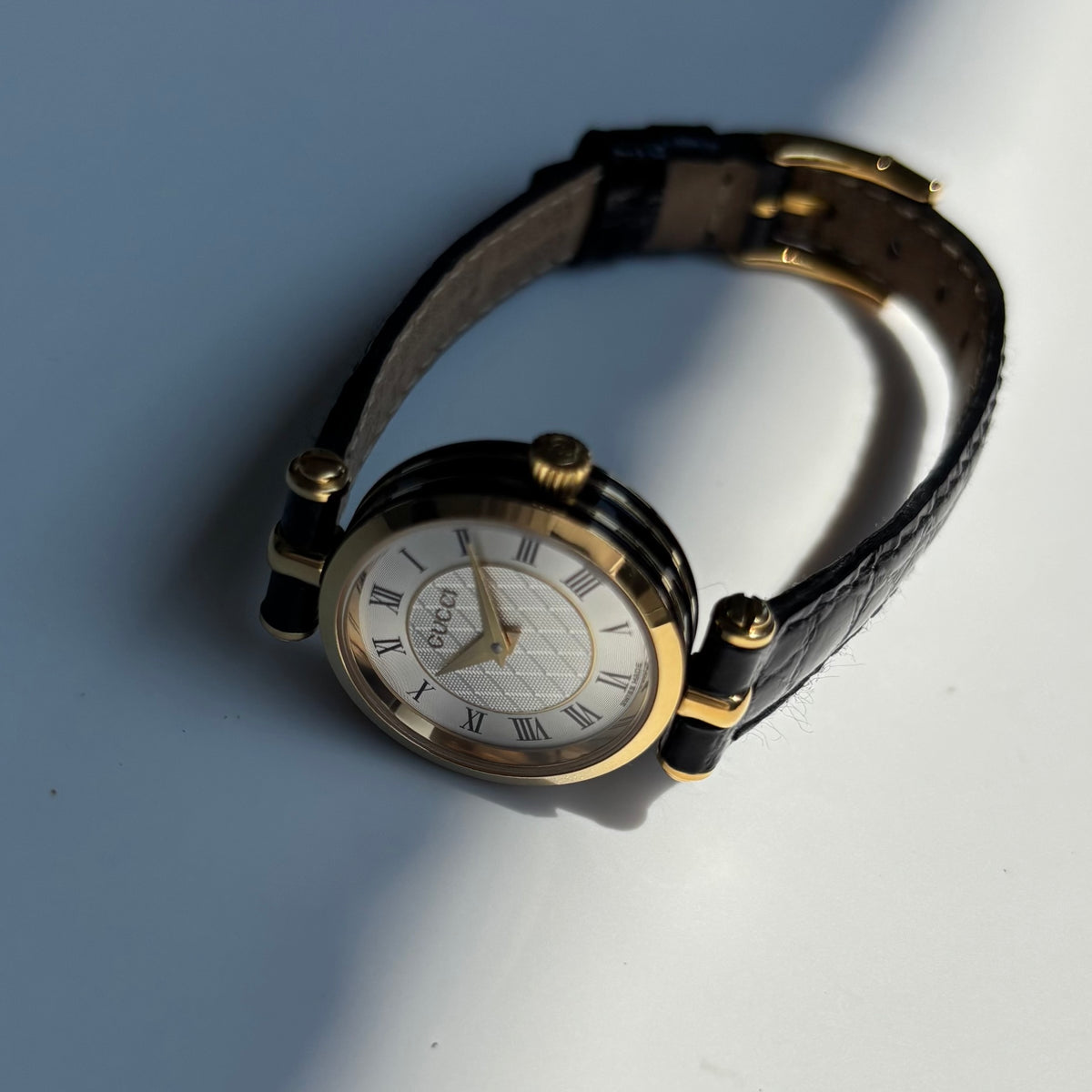 Gucci 1990s Round Dial Gold Plated Watch