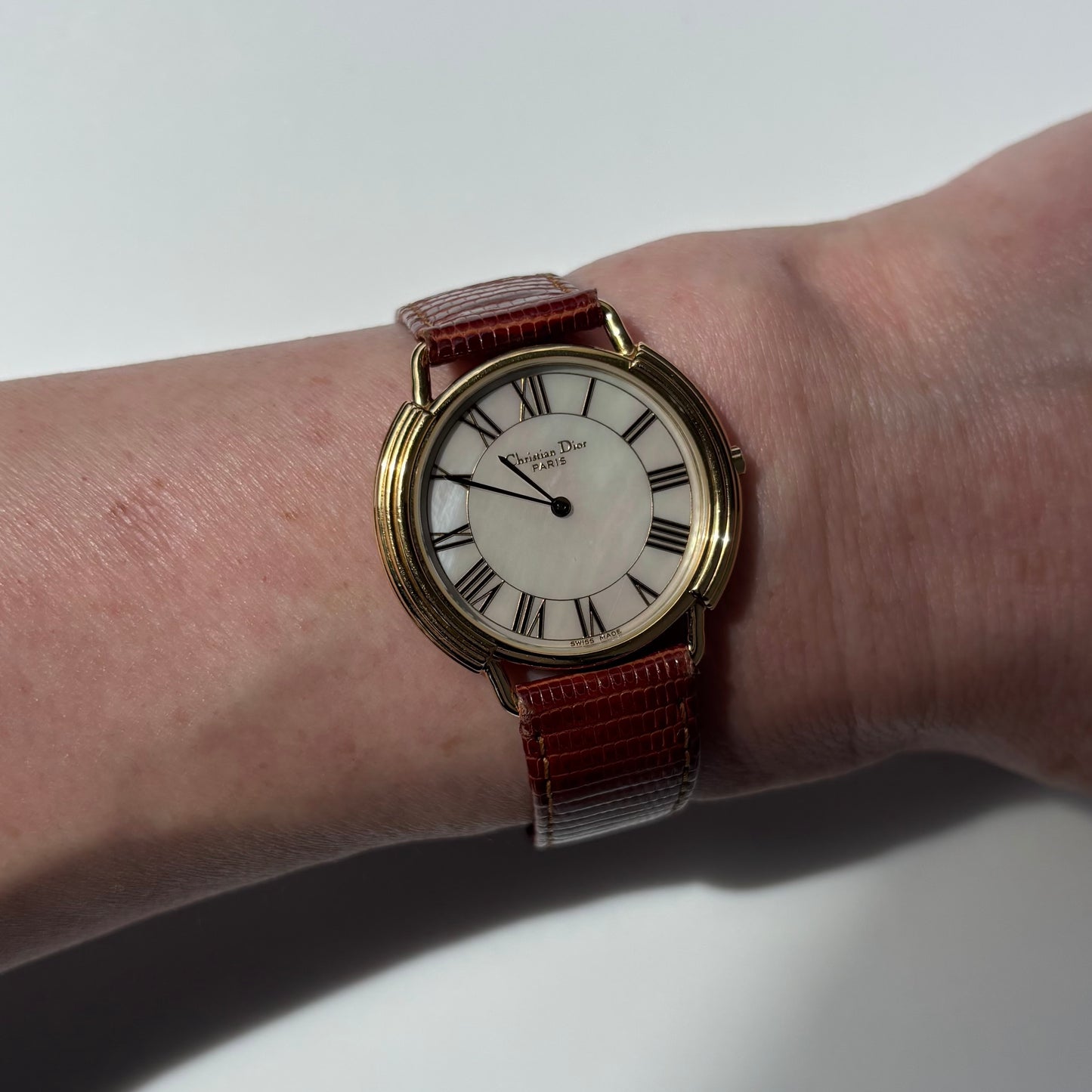 Dior 1990s Seashell Round Dial Gold Plated Watch (Large) (5/31)