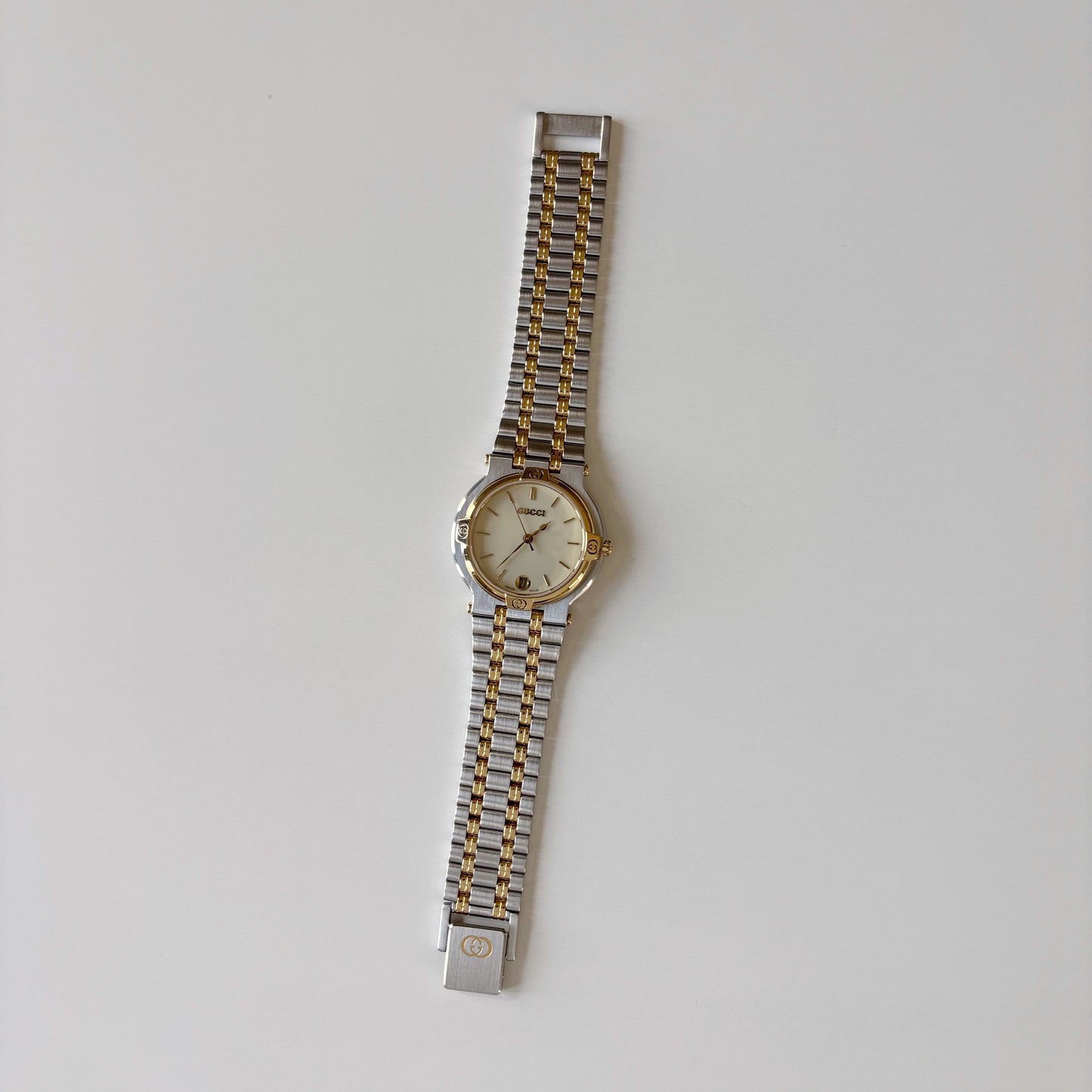 Gucci 1990s Date Round Cream Dial Two Tone Watch (Large)