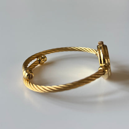Gucci 1990s Seashell Dial Gold Plated Cable Bangle Watch
