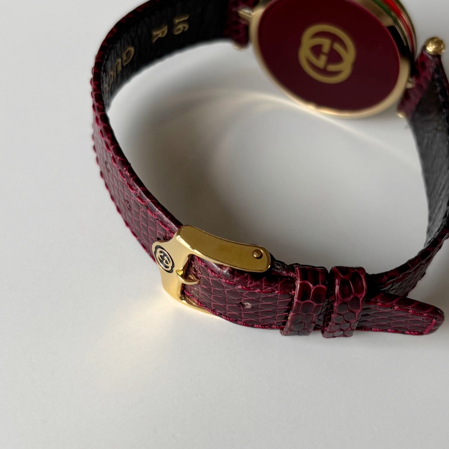 Gucci 1990s Round Dial Red Gold Plated Watch (Large)