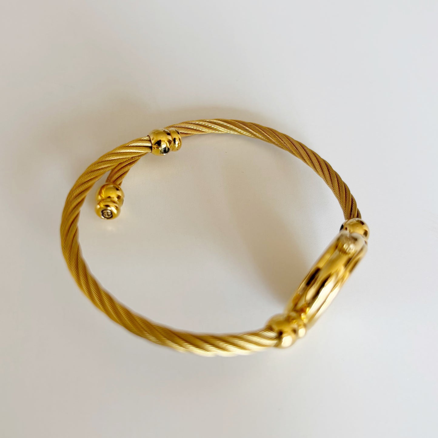 Gucci 1990s Seashell Dial Cable Gold Plated Bangle Watch