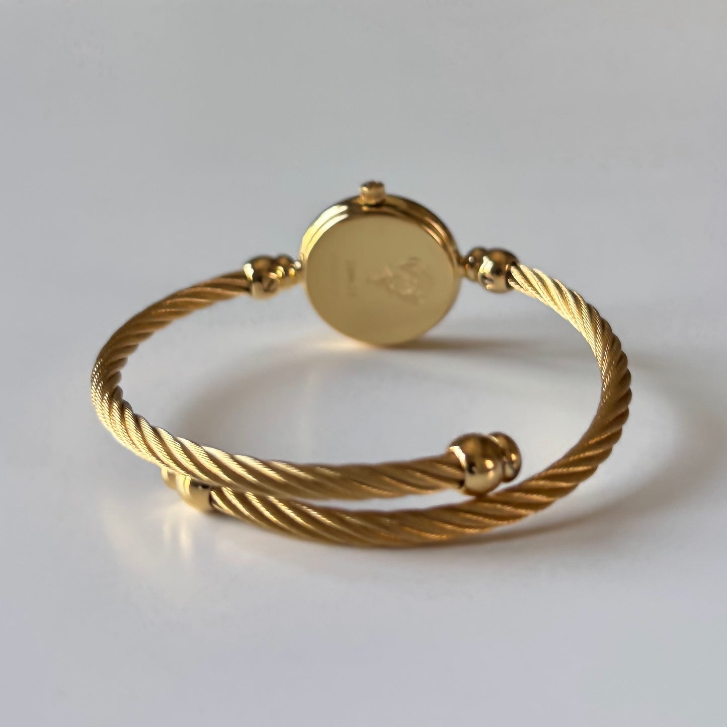 Gucci 1990s Seashell Dial Gold Plated Cable Bangle Watch